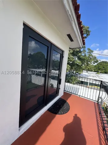 961 E 9th Street Hialeah FL 33010
