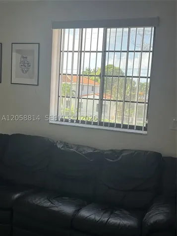 961 E 9th Street Hialeah FL 33010