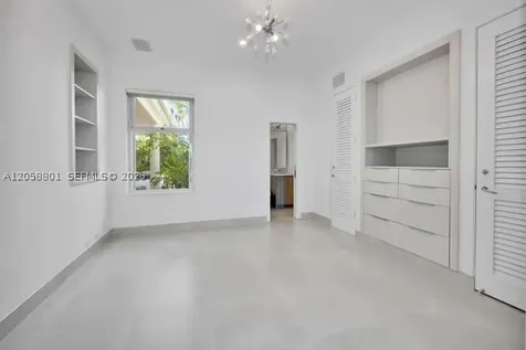 621 N Mashta Drive Key Biscayne FL 33149