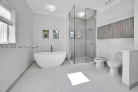 621 N Mashta Drive Key Biscayne FL 33149