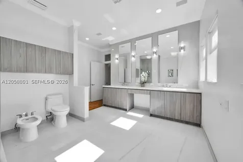 621 N Mashta Drive Key Biscayne FL 33149