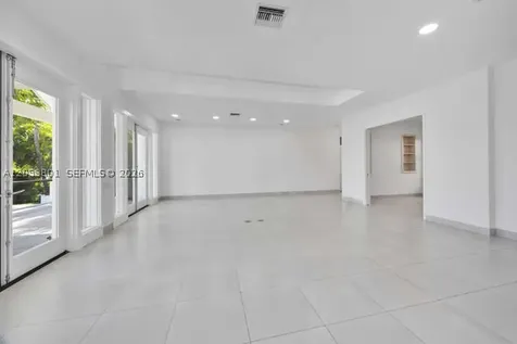 621 N Mashta Drive Key Biscayne FL 33149