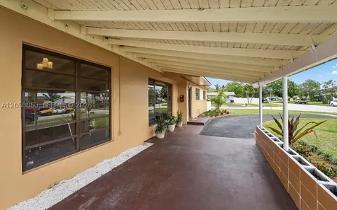 941 NW 180th Terrace Miami Gardens FL 33169