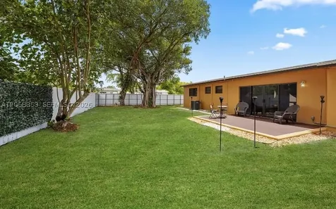 941 NW 180th Terrace Miami Gardens FL 33169