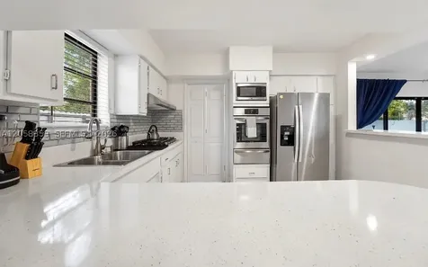 941 NW 180th Terrace Miami Gardens FL 33169