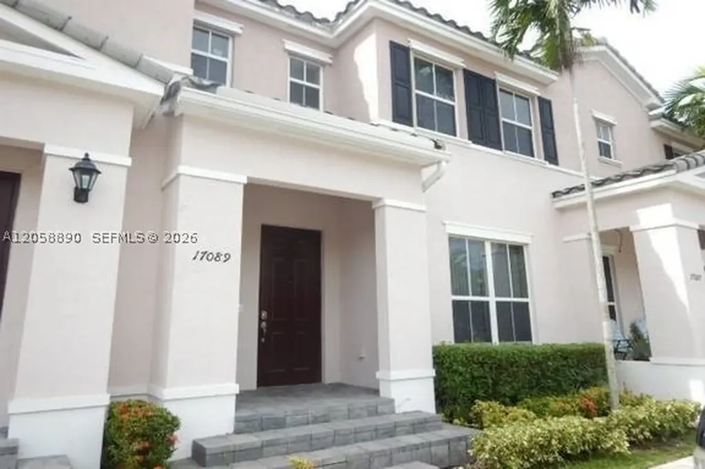 17089 SW 93rd Street Miami FL 33196