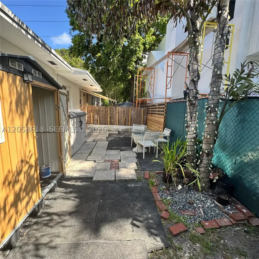 6157 SW 64th Street South Miami FL 33143