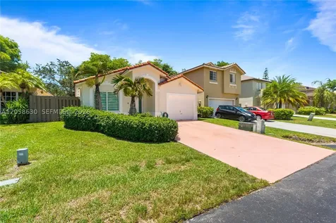8842 SW 215th Lane Cutler Bay FL 33189