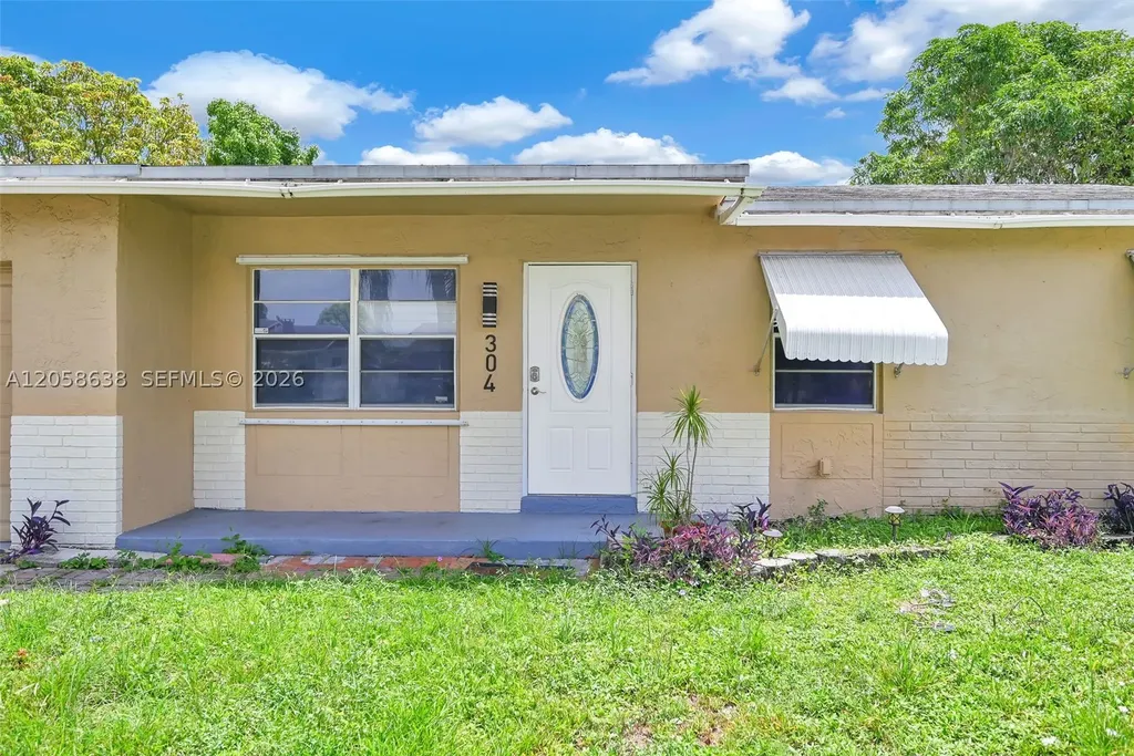 304 SW 77th Avenue North Lauderdale FL 33068