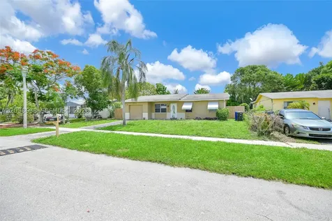 304 SW 77th Avenue North Lauderdale FL 33068