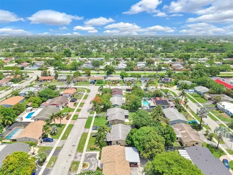 304 SW 77th Avenue North Lauderdale FL 33068