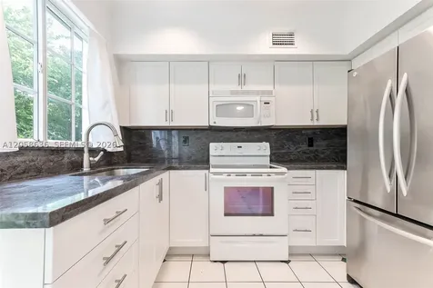 21 Madeira Avenue Coral Gables FL 33134