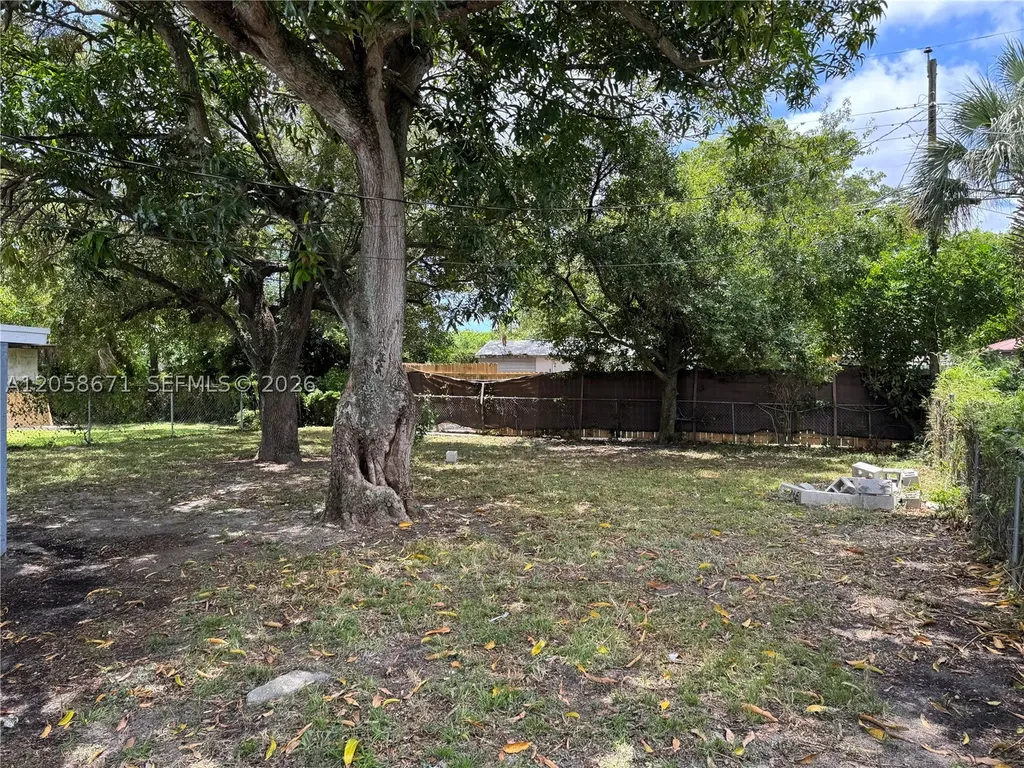 2352 NW 13th Court Fort Lauderdale FL 33311