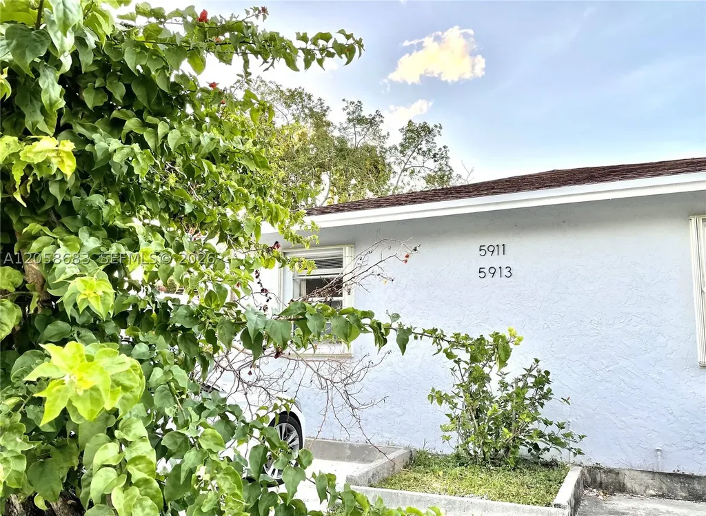5911 Liberty Street Hollywood FL 33021