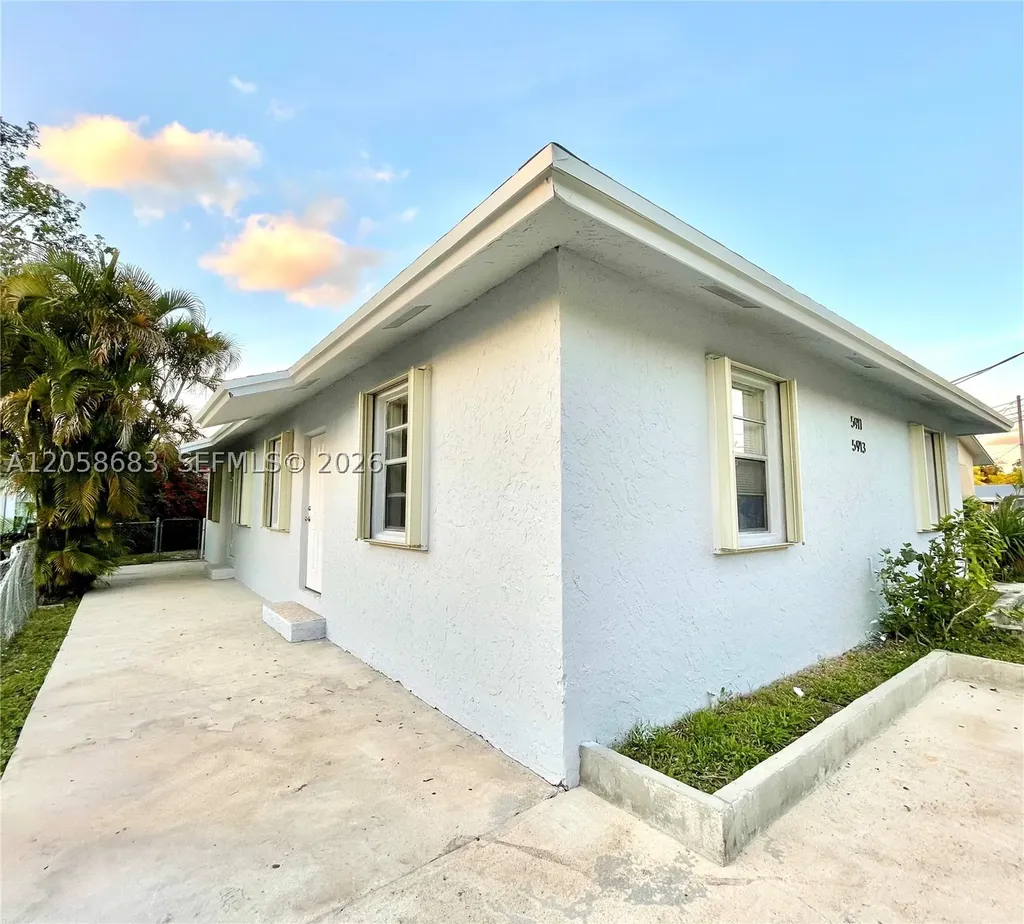 5911 Liberty Street Hollywood FL 33021