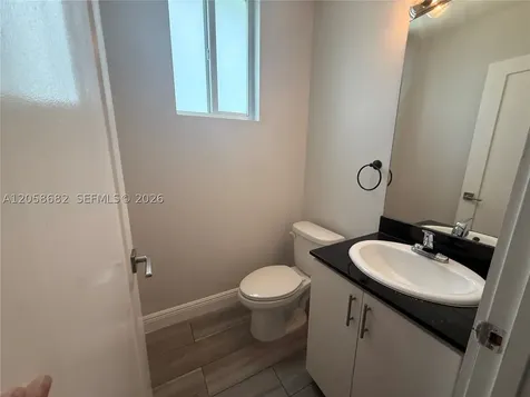 16 E Street Hialeah FL 33010