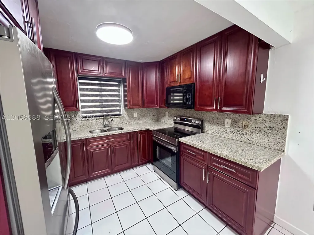 2925 W 80th Street Hialeah FL 33018