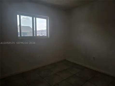 5525 W 24th Way Hialeah FL 33016