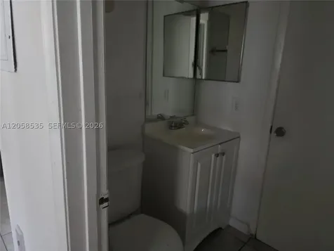5525 W 24th Way Hialeah FL 33016