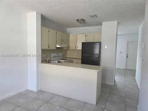 5525 W 24th Way Hialeah FL 33016