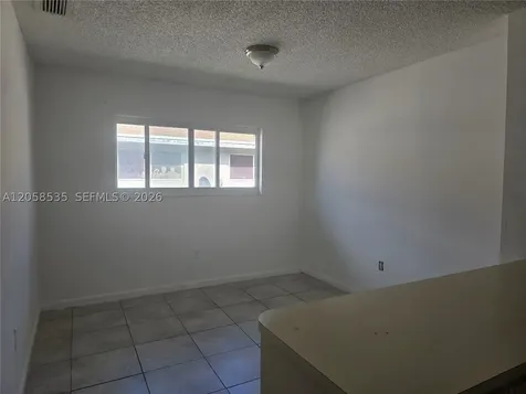 5525 W 24th Way Hialeah FL 33016