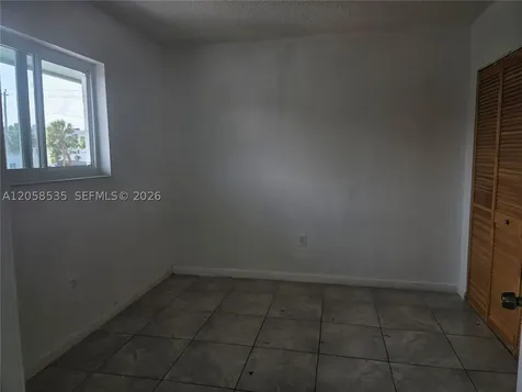 5525 W 24th Way Hialeah FL 33016