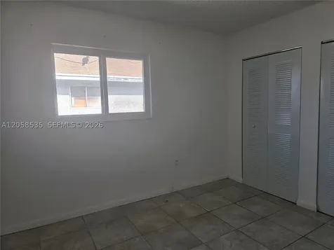 5525 W 24th Way Hialeah FL 33016