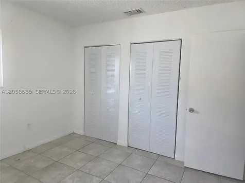 5525 W 24th Way Hialeah FL 33016
