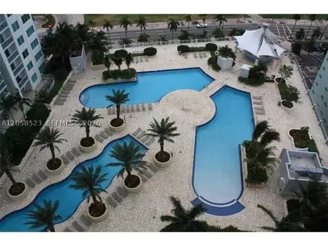 244 Biscayne Bl Miami FL 33132