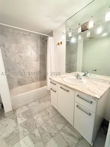 244 Biscayne Bl Miami FL 33132
