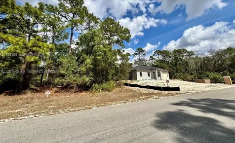 901 E 17th Street Lehigh Acres FL 33972