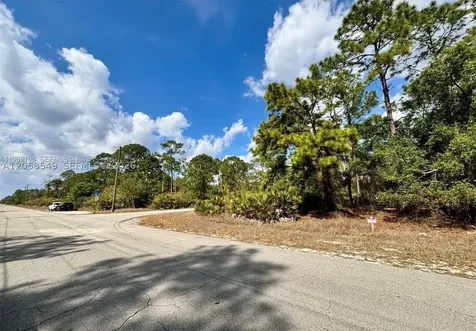 901 E 17th Street Lehigh Acres FL 33972