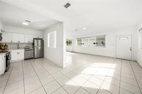 1271 NE 159th Street North Miami Beach FL 33162