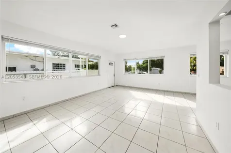 1271 NE 159th Street North Miami Beach FL 33162