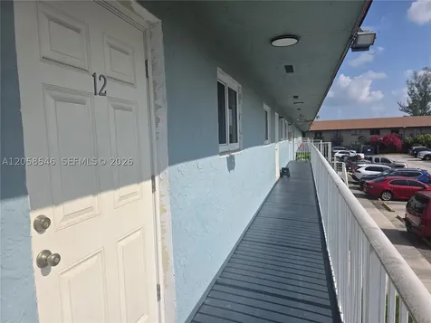 5525 W 24th Way Hialeah FL 33016