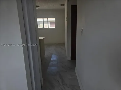 5525 W 24th Way Hialeah FL 33016