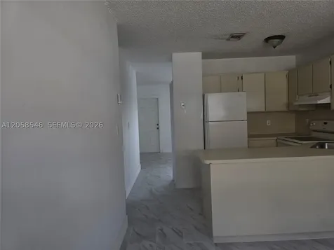 5525 W 24th Way Hialeah FL 33016