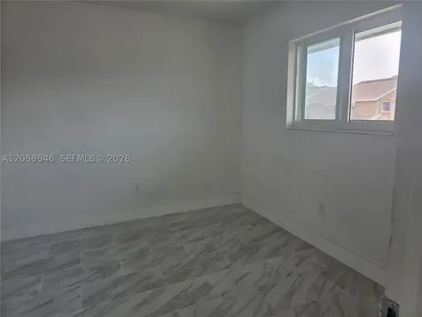 5525 W 24th Way Hialeah FL 33016