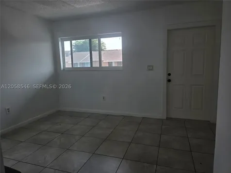 5525 W 24th Way Hialeah FL 33016