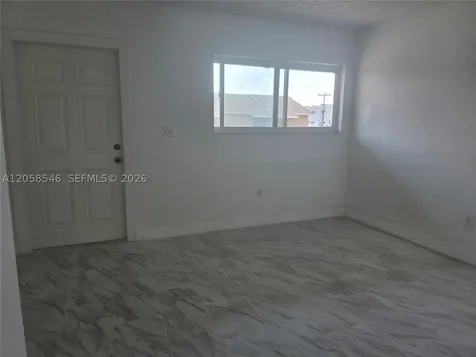 5525 W 24th Way Hialeah FL 33016