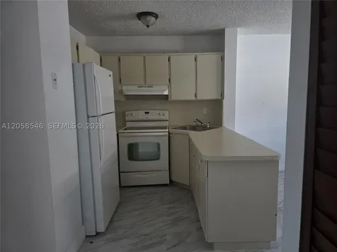 5525 W 24th Way Hialeah FL 33016