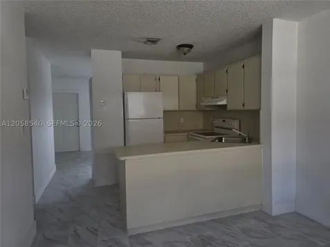 5525 W 24th Way Hialeah FL 33016