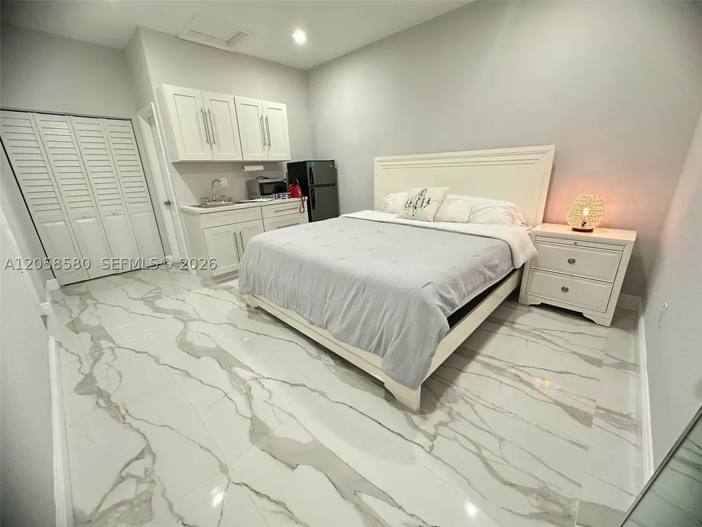 40 Sutton Road West Park FL 33023