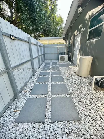 40 Sutton Road West Park FL 33023