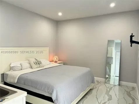 40 Sutton Road West Park FL 33023