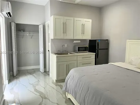 40 Sutton Road West Park FL 33023