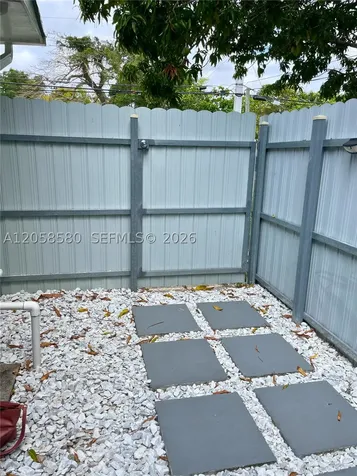 40 Sutton Road West Park FL 33023