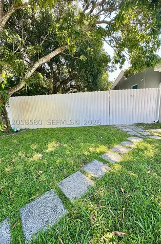 40 Sutton Road West Park FL 33023