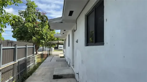 669 W 23rd Street Hialeah FL 33010