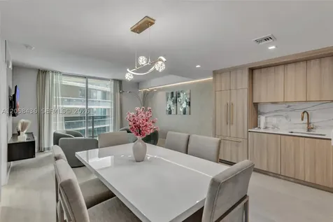 77 SE 5th Street Miami FL 33131